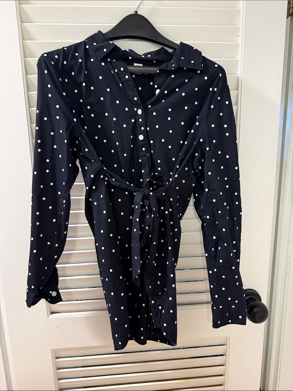 Old Navy Navy and White Polka Dot Button-Front Blouse with Tie